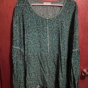 Old Navy Green and White Patterned Blouse